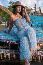 Load image into Gallery viewer, Feather bottom jeans